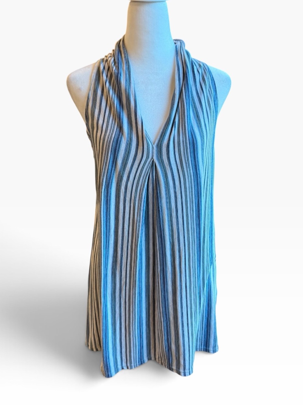Max Studio Striped Blue and Gray sleeveless shirt Sz M